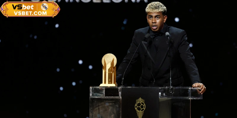 Khoảnh khắc vinh danh những ngôi sao bóng đá